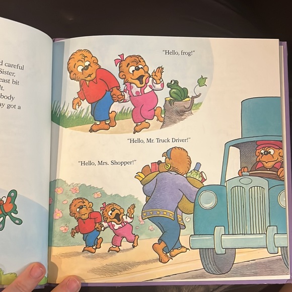 VTG 80s Berenstain Bears Books Learn about Strangers 🙌The Ghost of the forest - Picture 5 of 12